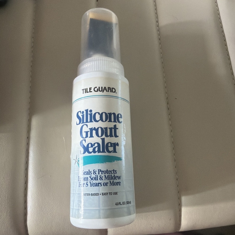 TILE GUARD Silicone Grout Sealer 4.3 oz. 9320-6 Water Based Seals & Protects
